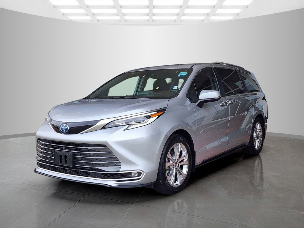 Used 2022 Toyota Sienna Platinum FWD image 9