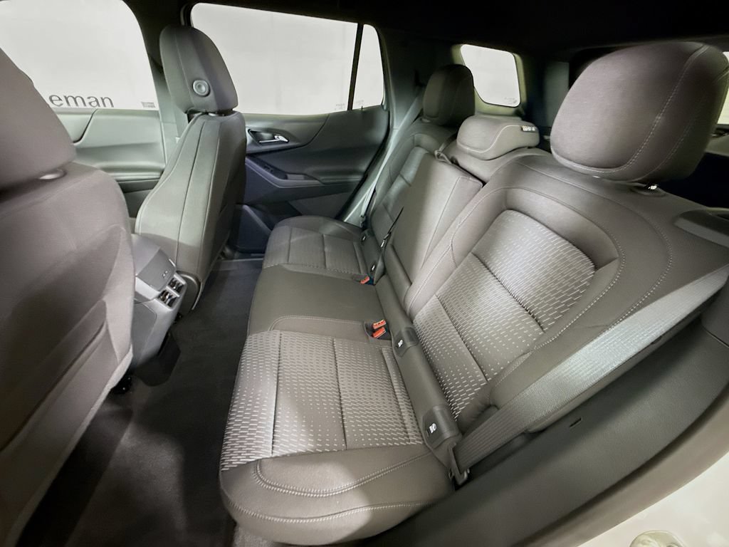 New 2026 Chevrolet Equinox LT w/ Safety and Technology Package AWD/4WD image 23