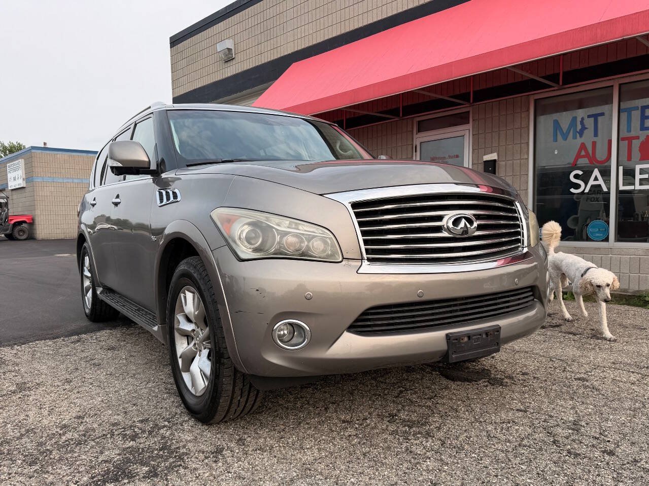 Used 2014 INFINITI QX80 4WD w/ Theater Package image 2