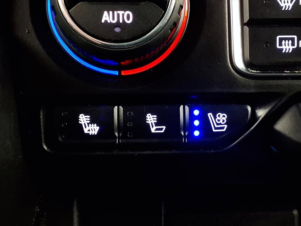 Used 2021 Chevrolet Suburban Premier image 14
