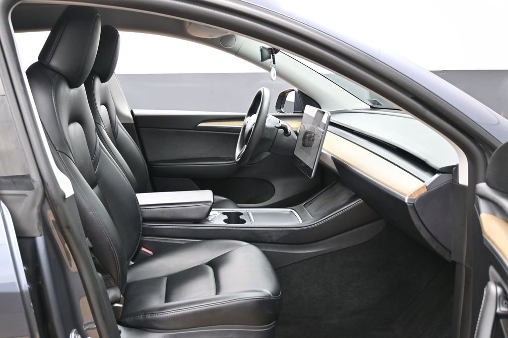 Used 2023 Tesla Model Y Long Range AWD/4WD image 39