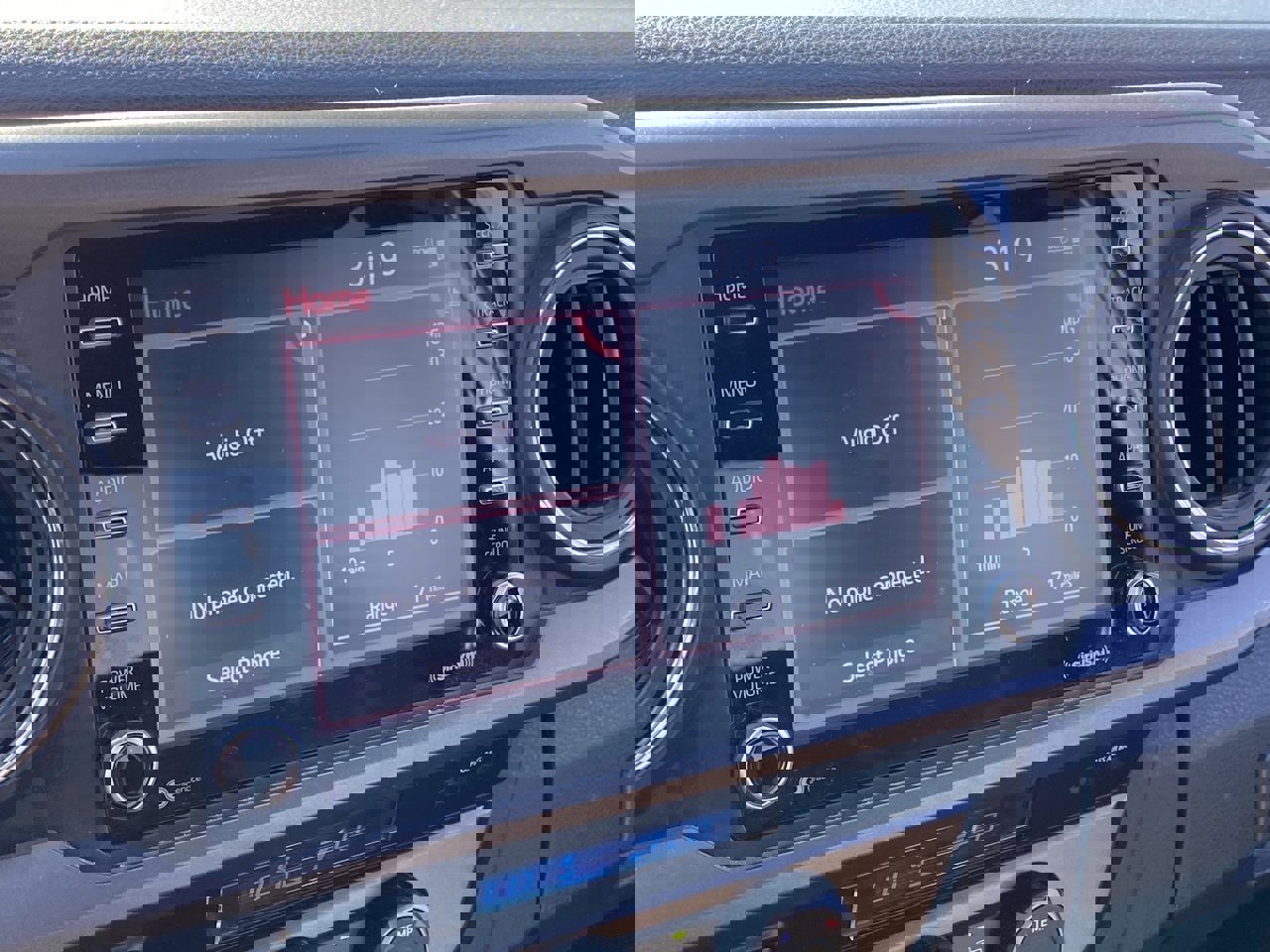 Used 2023 Toyota Tacoma TRD Sport image 8