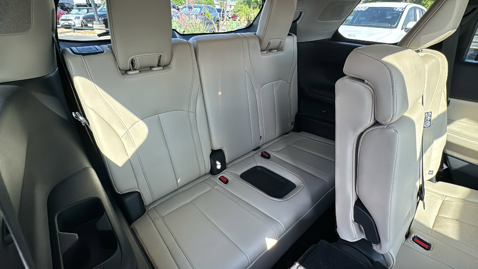 Used 2025 INFINITI QX60 Luxe w/ Vision Package image 21