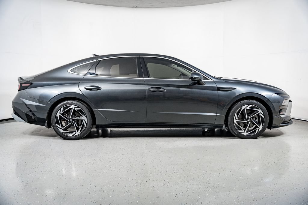 Certified 2024 Hyundai Sonata SEL w/ Convenience Package FWD image 3