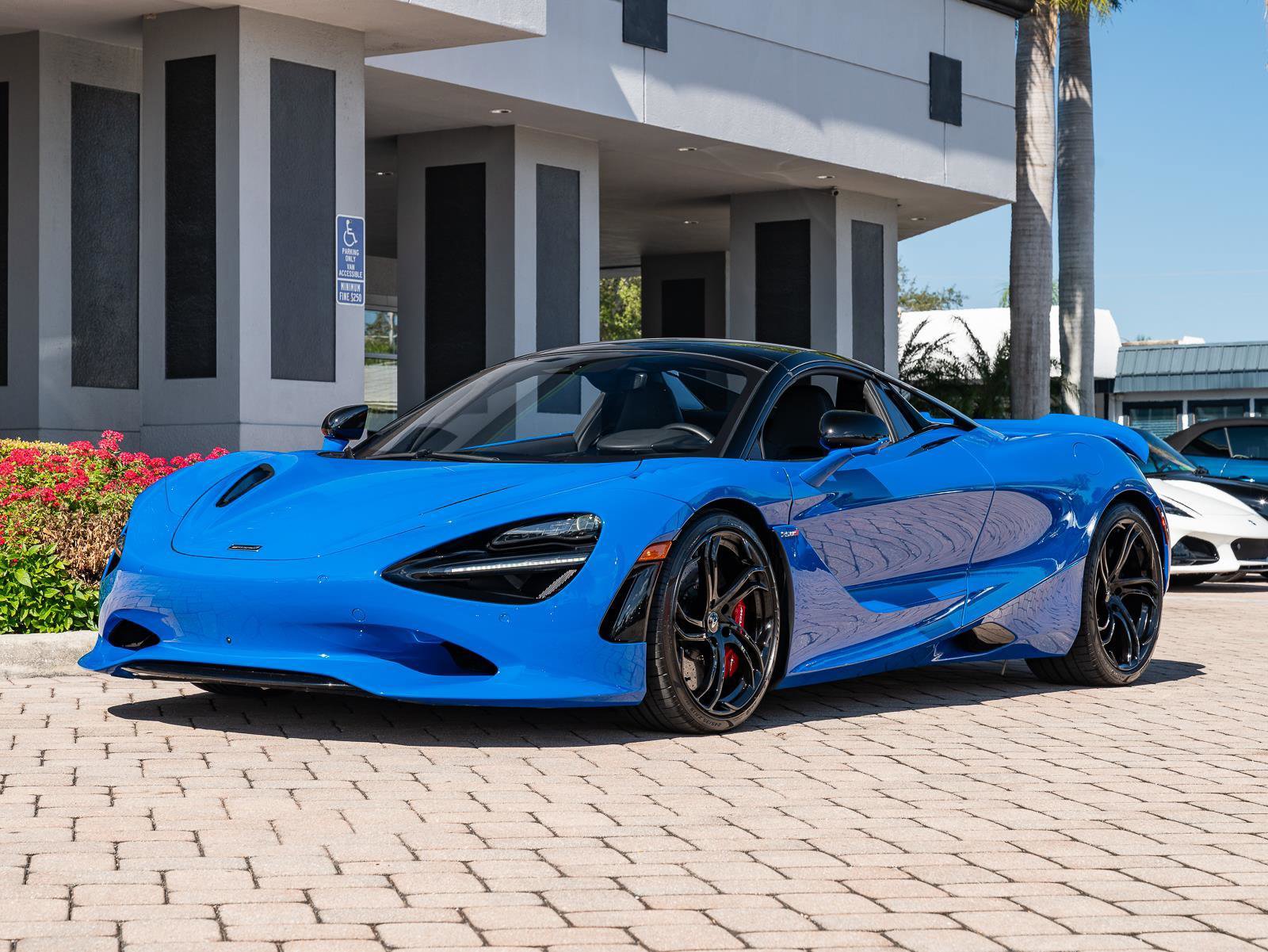 Used 2024 McLaren 750S Spider image 17