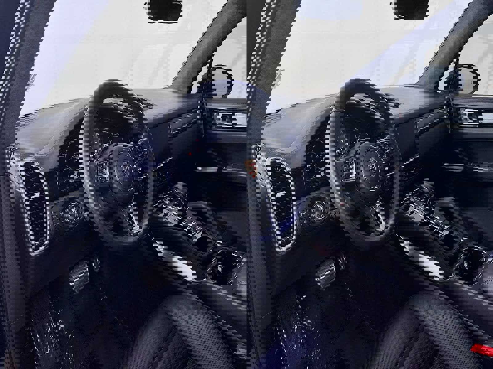 Used 2023 Porsche Cayenne Turbo S image 4