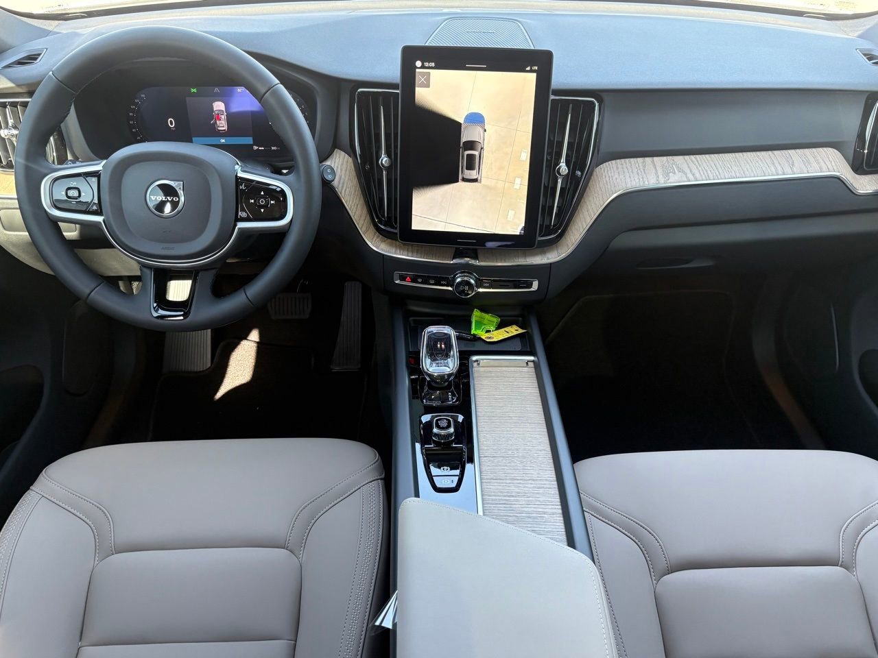New 2026 Volvo XC60 B5 Plus w/ Protection Package Premier AWD/4WD image 9