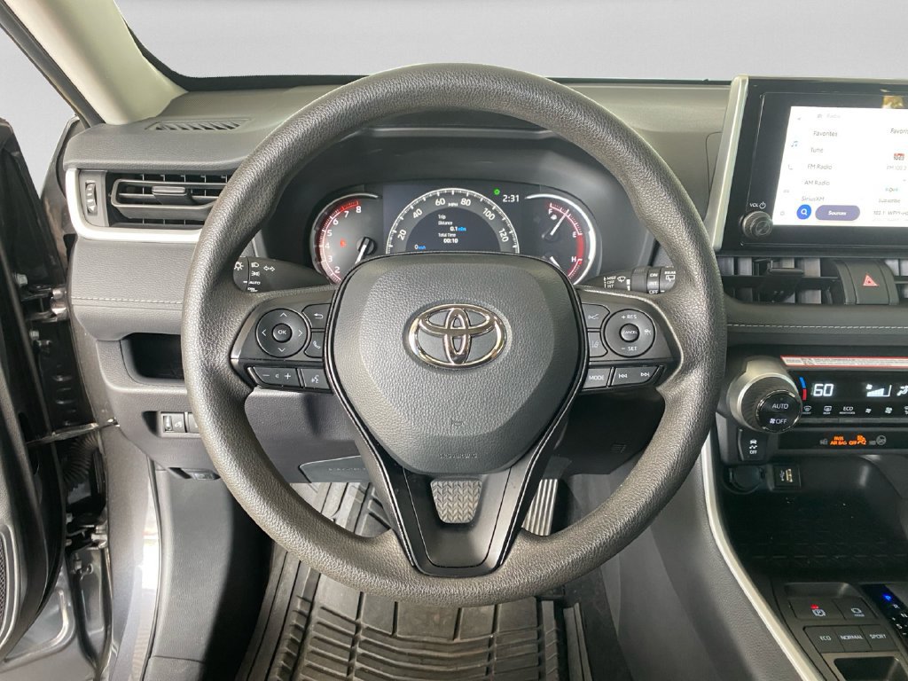 Used 2025 Toyota RAV4 XLE FWD image 12