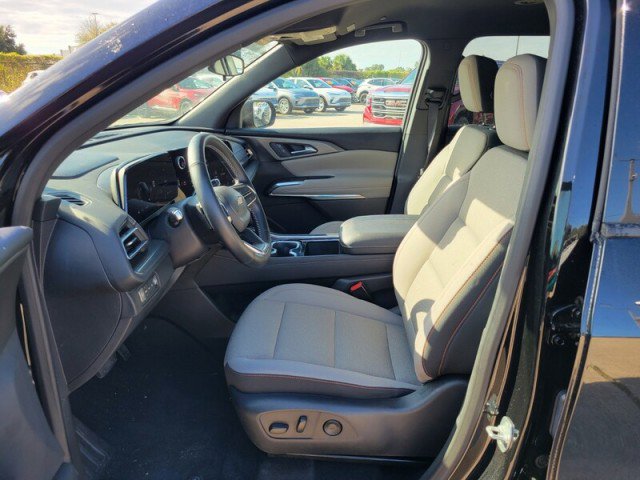 Certified 2025 Chevrolet Traverse LT image 11