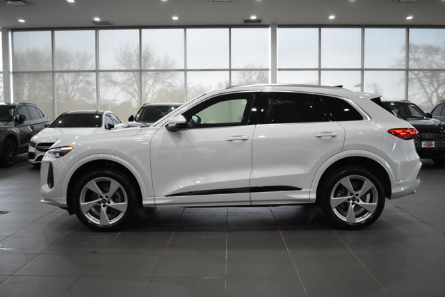 Used 2025 Audi Q5 Premium Plus w/ Premium Plus image 8