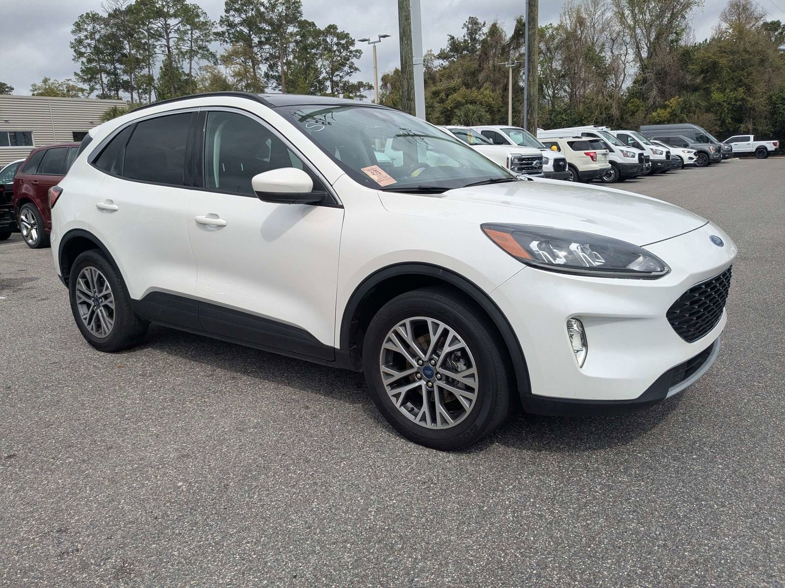 Used 2022 Ford Escape SEL image 2