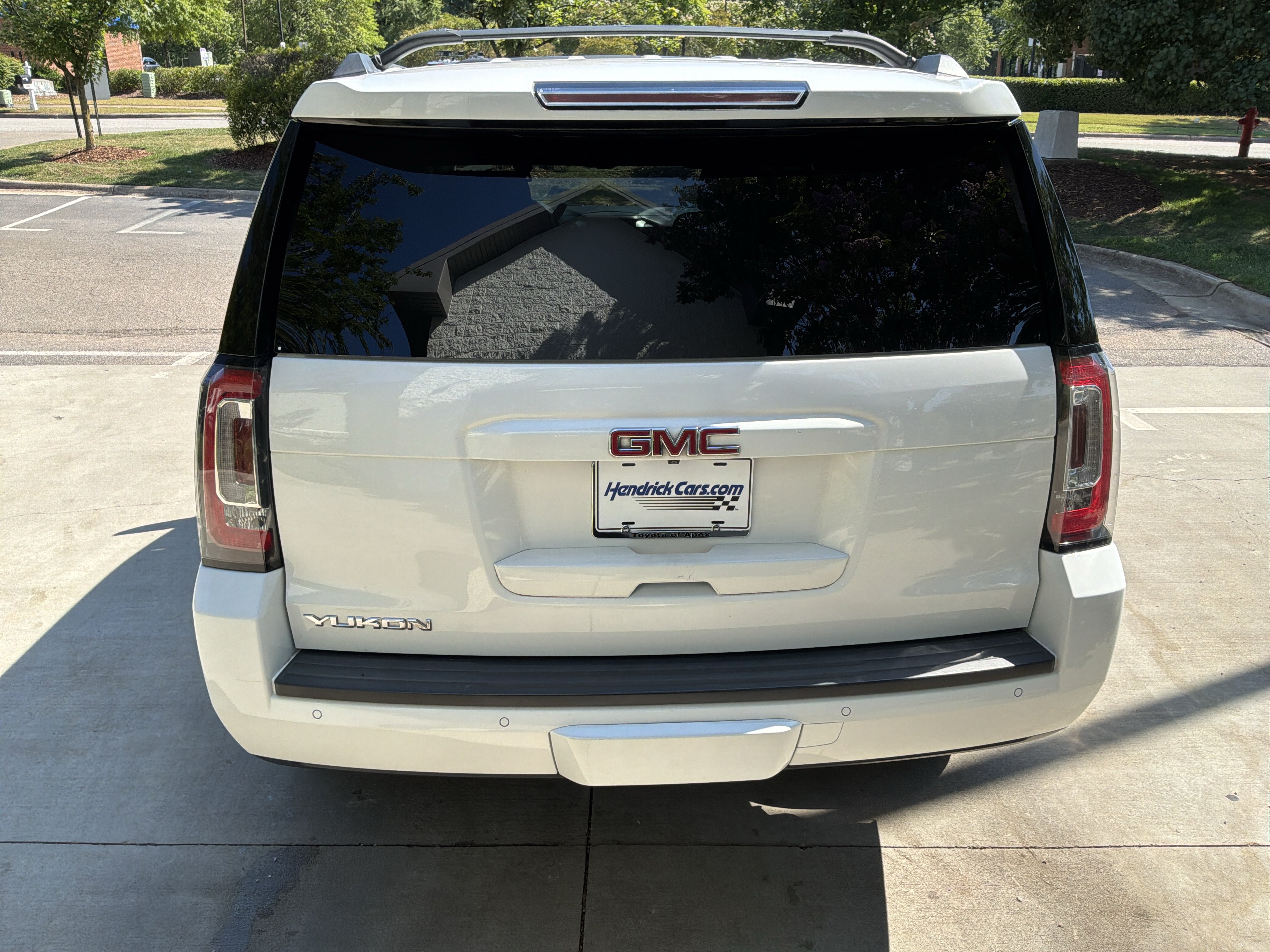 Used 2015 GMC Yukon SLE AWD/4WD image 8