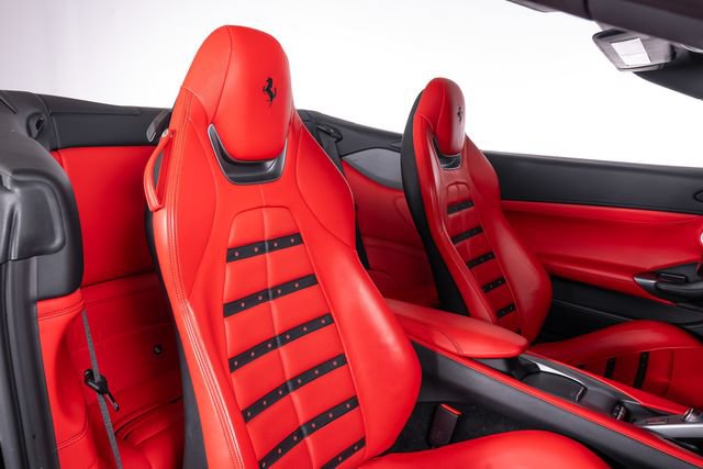 Used 2019 Ferrari Portofino RWD image 57