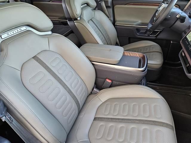 Used 2024 Rivian R1S Adventure image 10