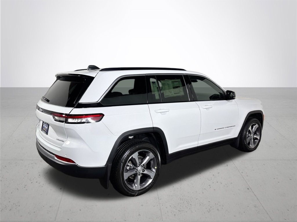 New 2026 Jeep Grand Cherokee Limited w/ Trailer Tow Package AWD/4WD image 6