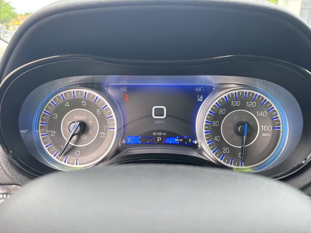 Used 2023 Chrysler 300 Touring L w/ Popular Equipment Group RWD image 14