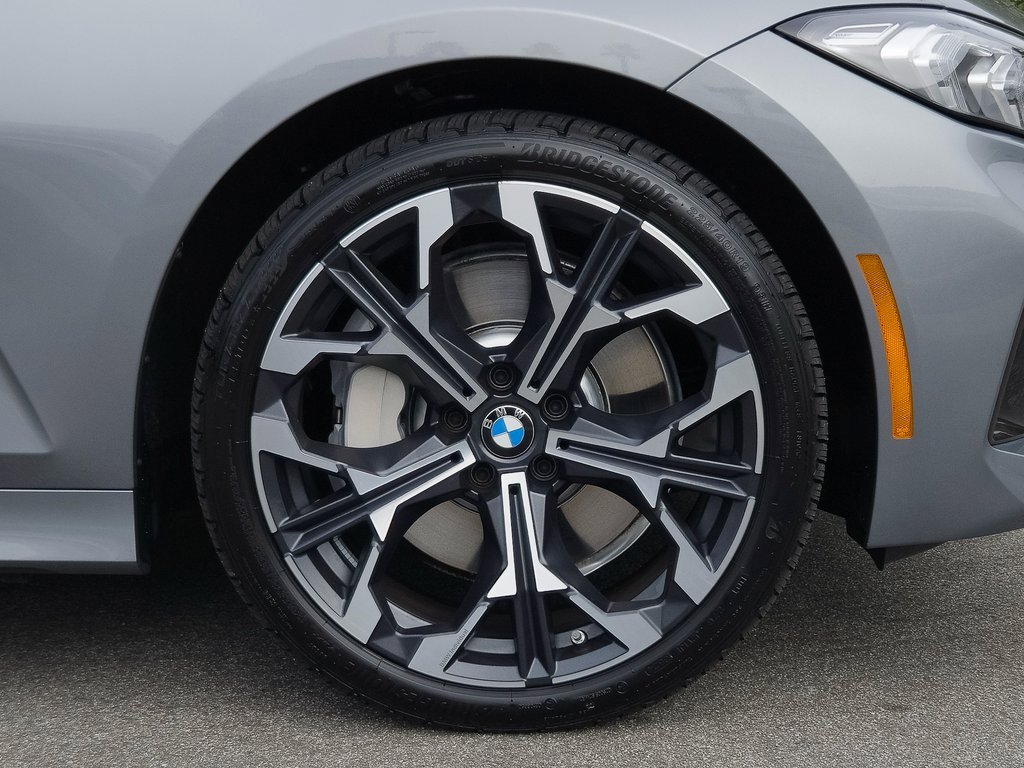 Used 2025 BMW 330i Sedan w/ Convenience Package image 9