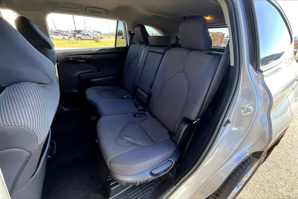 Used 2024 Toyota Highlander LE image 26