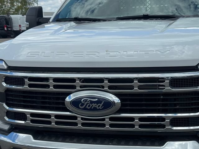 New 2025 Ford F550 4x4 Regular Cab Super Duty image 5