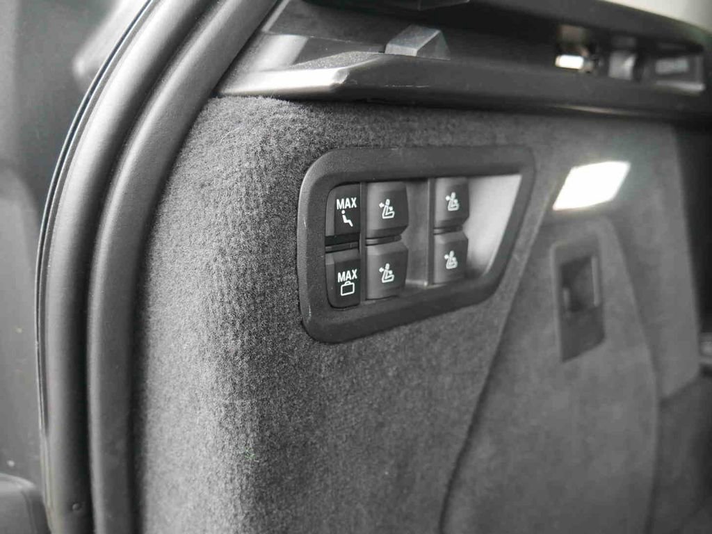 Used 2024 BMW X7 xDrive40i image 11