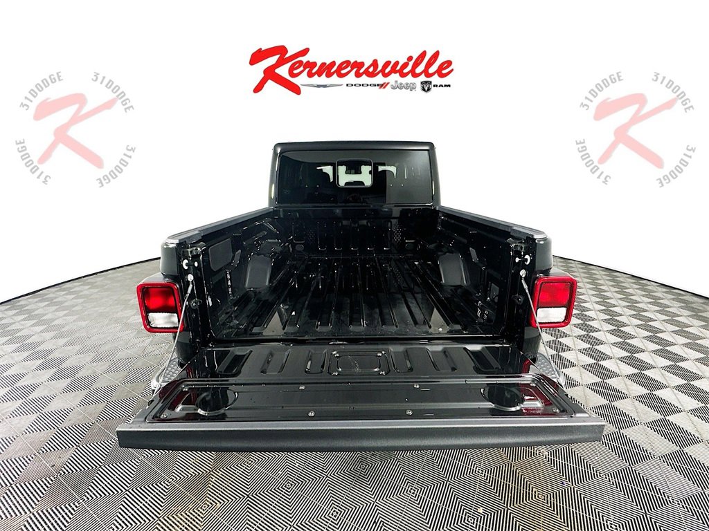 New 2025 Jeep Gladiator Sport image 14