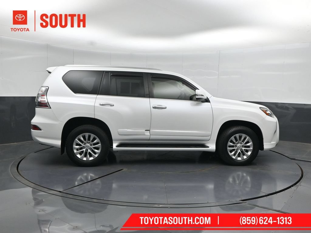 Used 2017 Lexus GX 460 AWD/4WD image 3