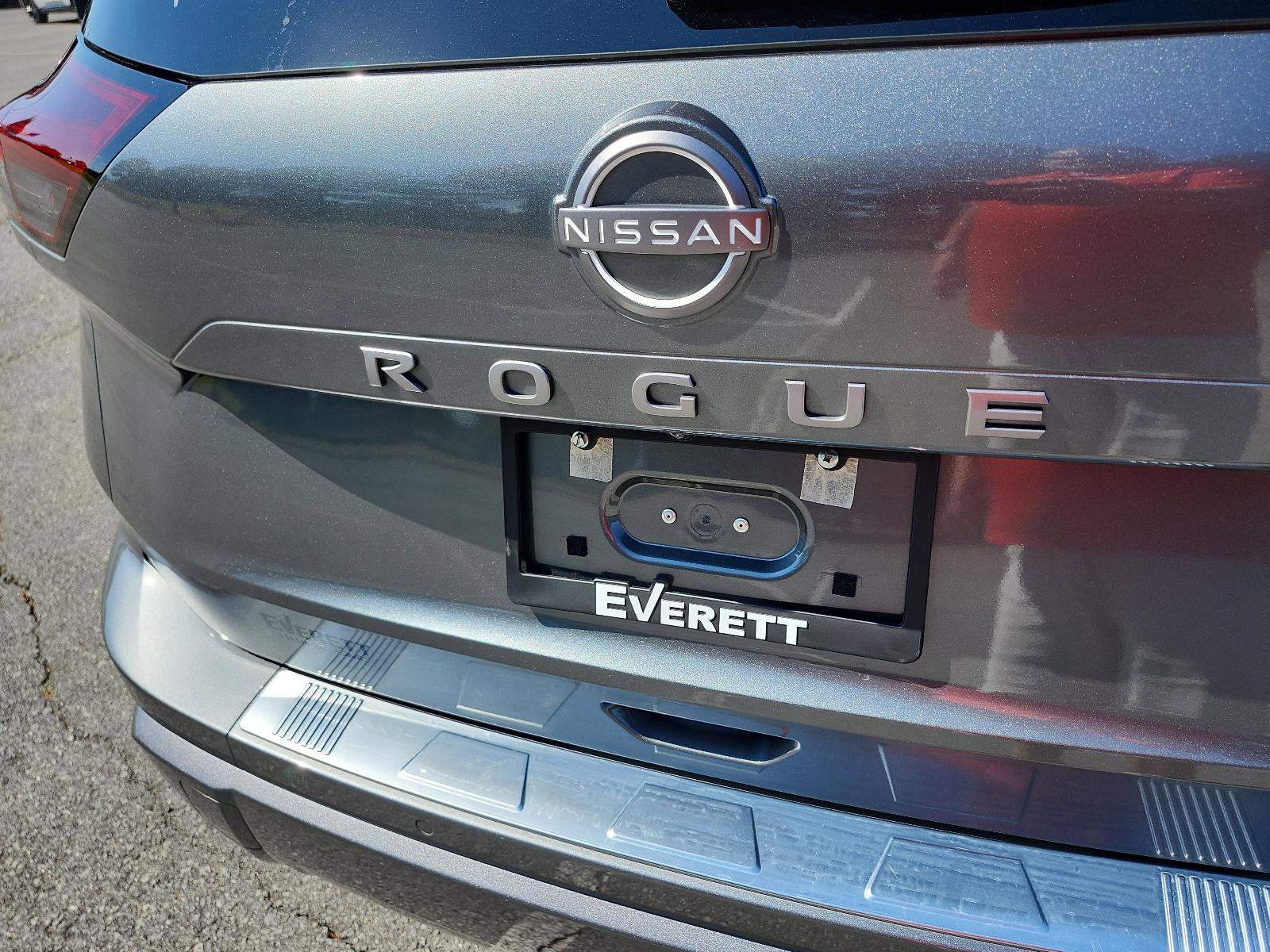 Used 2024 Nissan Rogue SL w/ SL Premium Package image 4