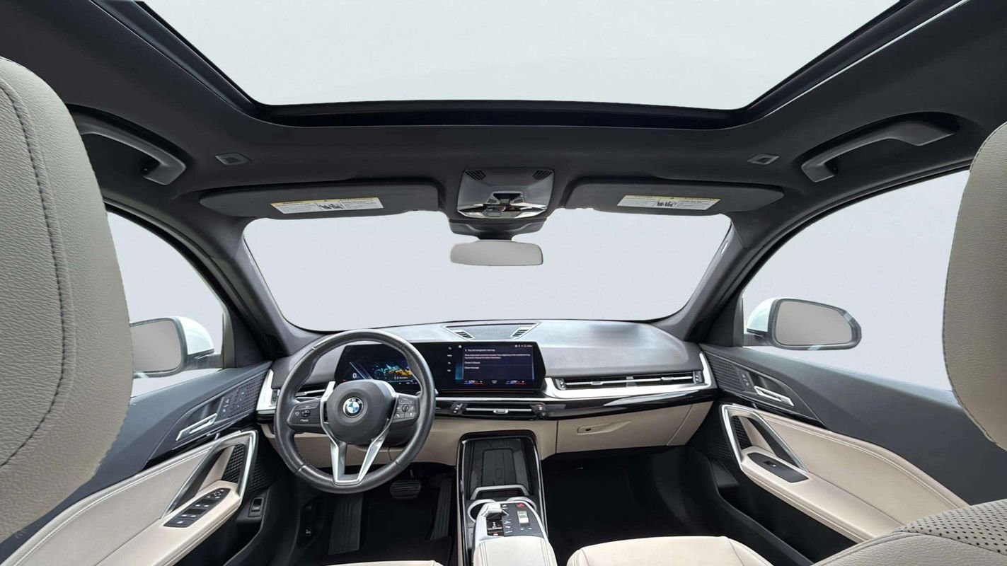 Used 2023 BMW X1 xDrive28i image 9