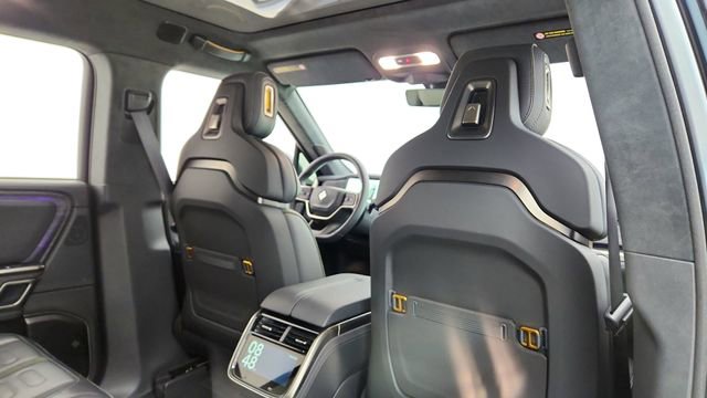 Used 2024 Rivian R1S Adventure image 27