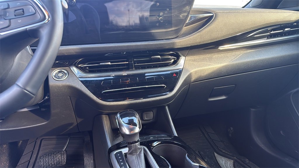 Used 2025 Buick Envista Avenir image 23