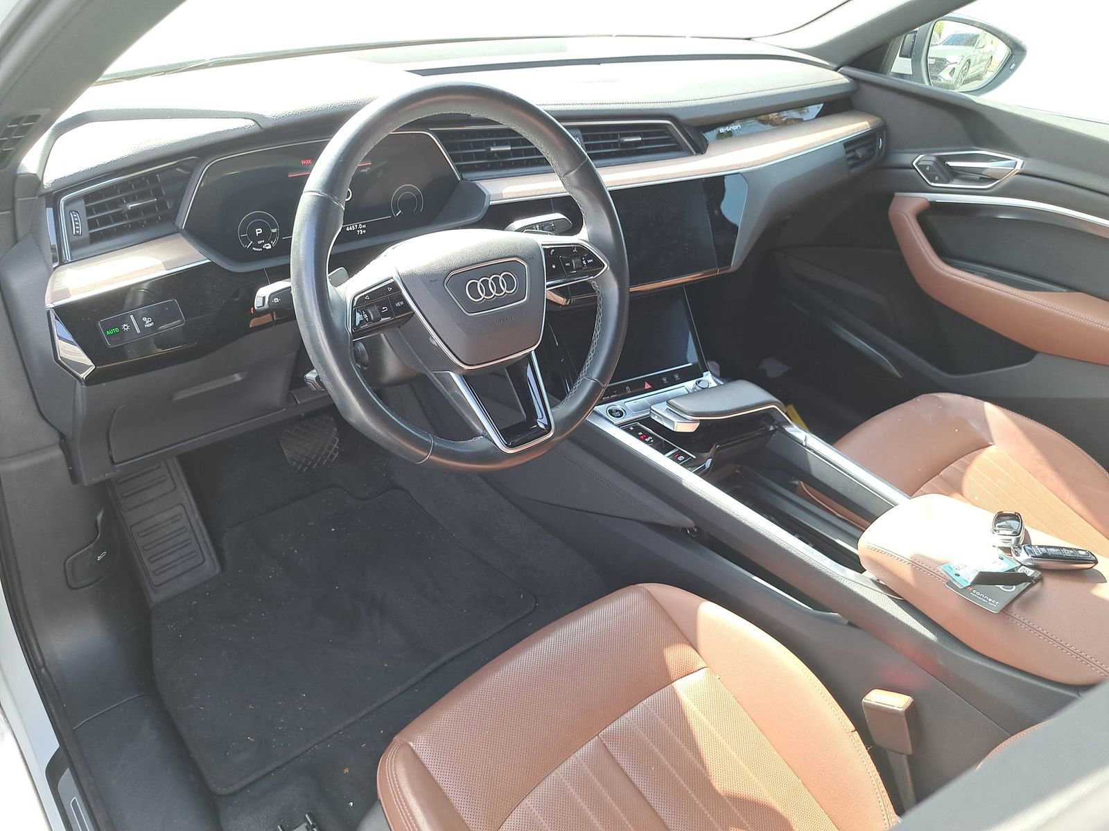 Used 2024 Audi Q8 e-tron Premium Plus image 5