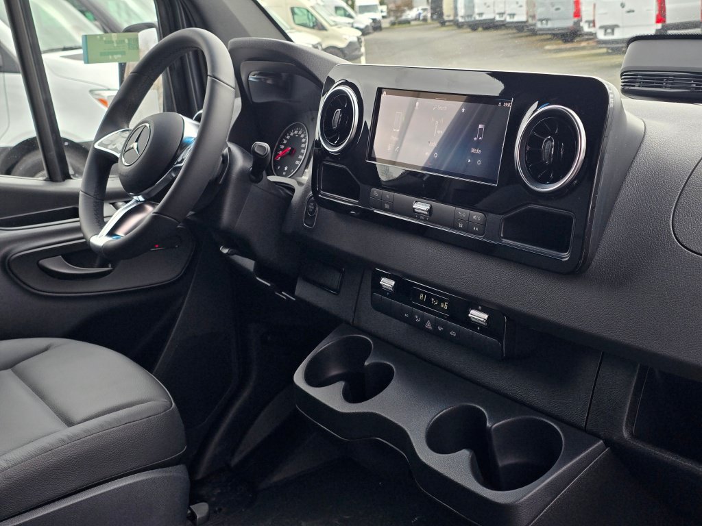 New 2025 Mercedes-Benz Sprinter 2500 image 17