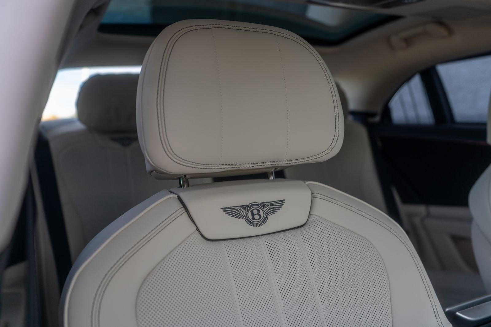 New 2026 Bentley Flying Spur Plug-In Hybrid image 47