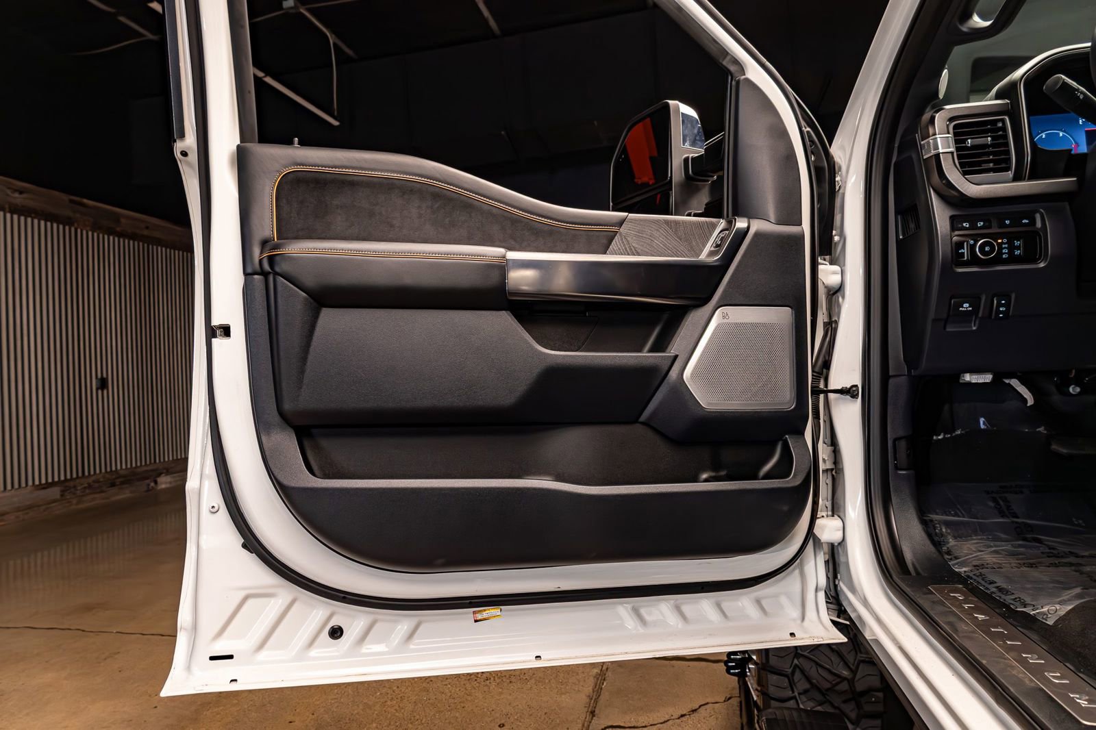 Used 2024 Ford F350 Platinum image 29