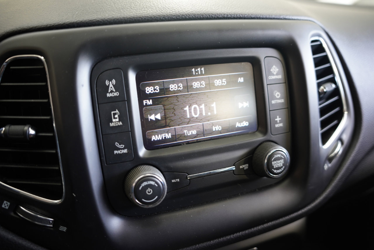 Used 2018 Jeep Compass Latitude w/ Safe & Security Group image 18