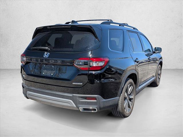 Used 2025 Honda Pilot Touring image 5