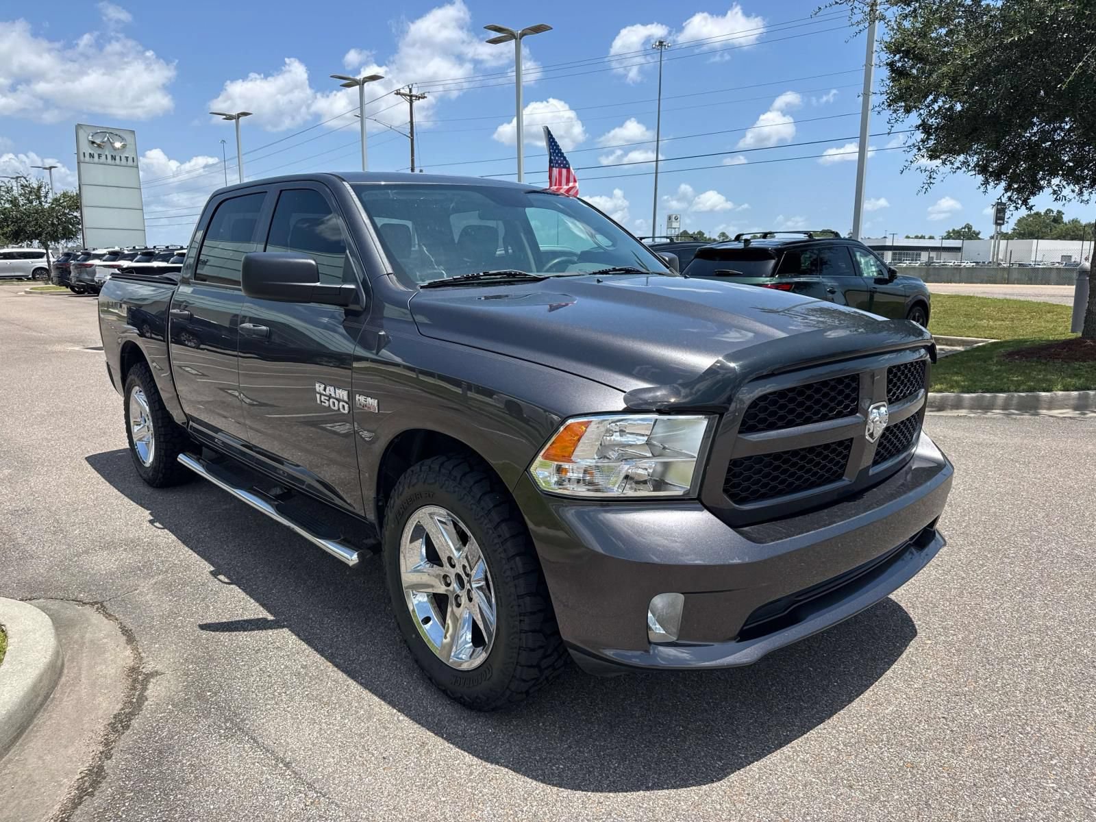 Used 2018 RAM 1500 Express w/ Express Value Package RWD image 3