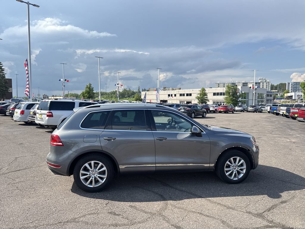 Used 2014 Volkswagen Touareg Sport AWD/4WD image 5