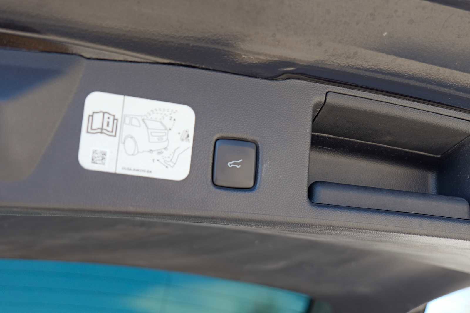 Used 2020 Ford Escape SEL image 30