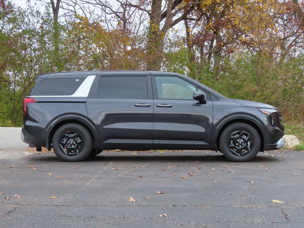 New 2026 Kia Carnival image 2