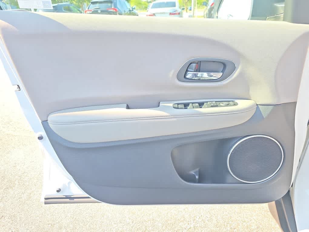 Used 2018 Honda HR-V EX image 17