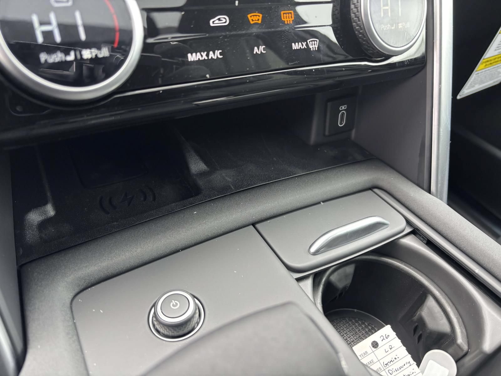 New 2026 Land Rover Discovery Limited Edition AWD/4WD image 18