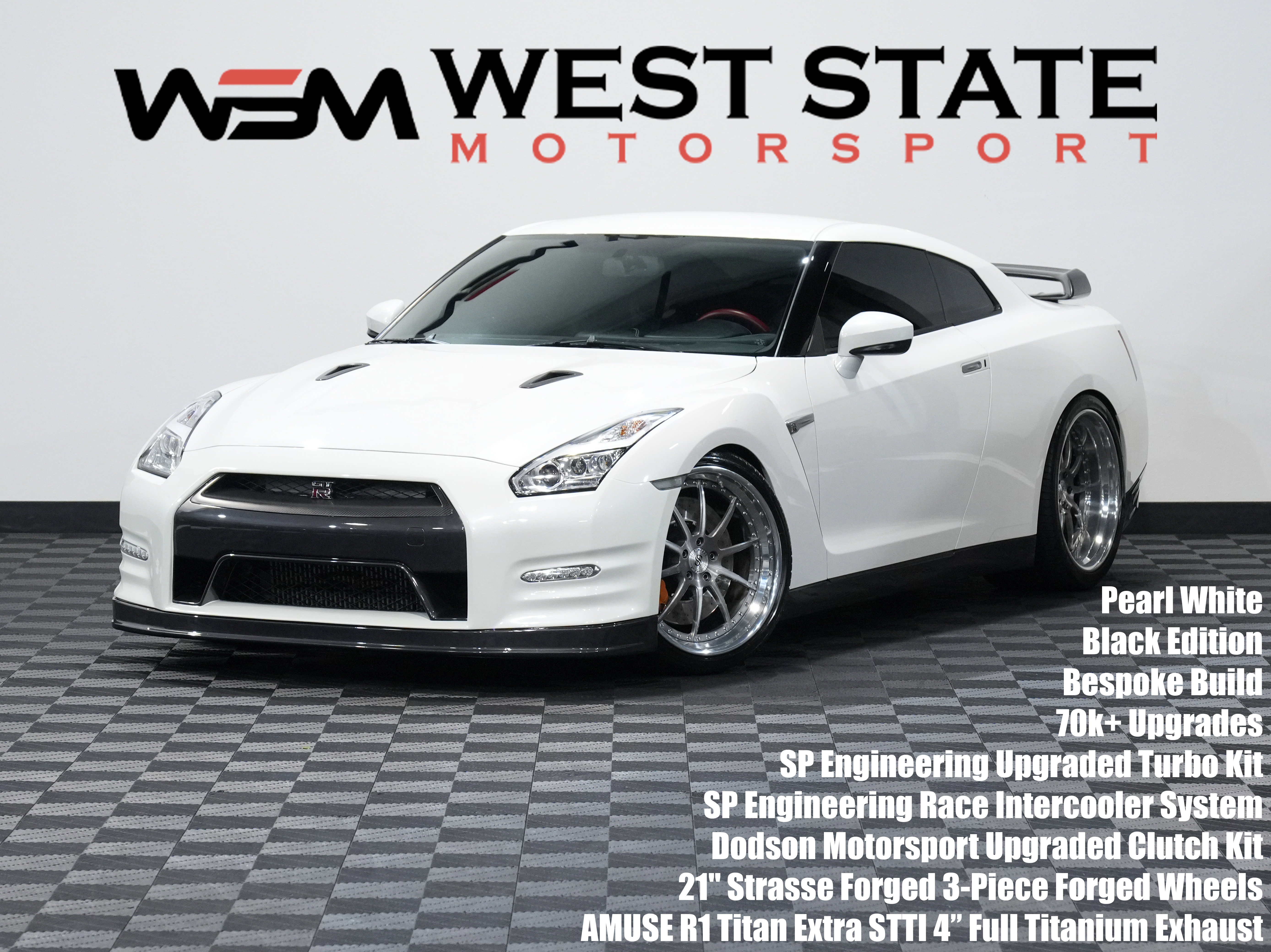 Used 2015 Nissan GT-R Black Edition image 1
