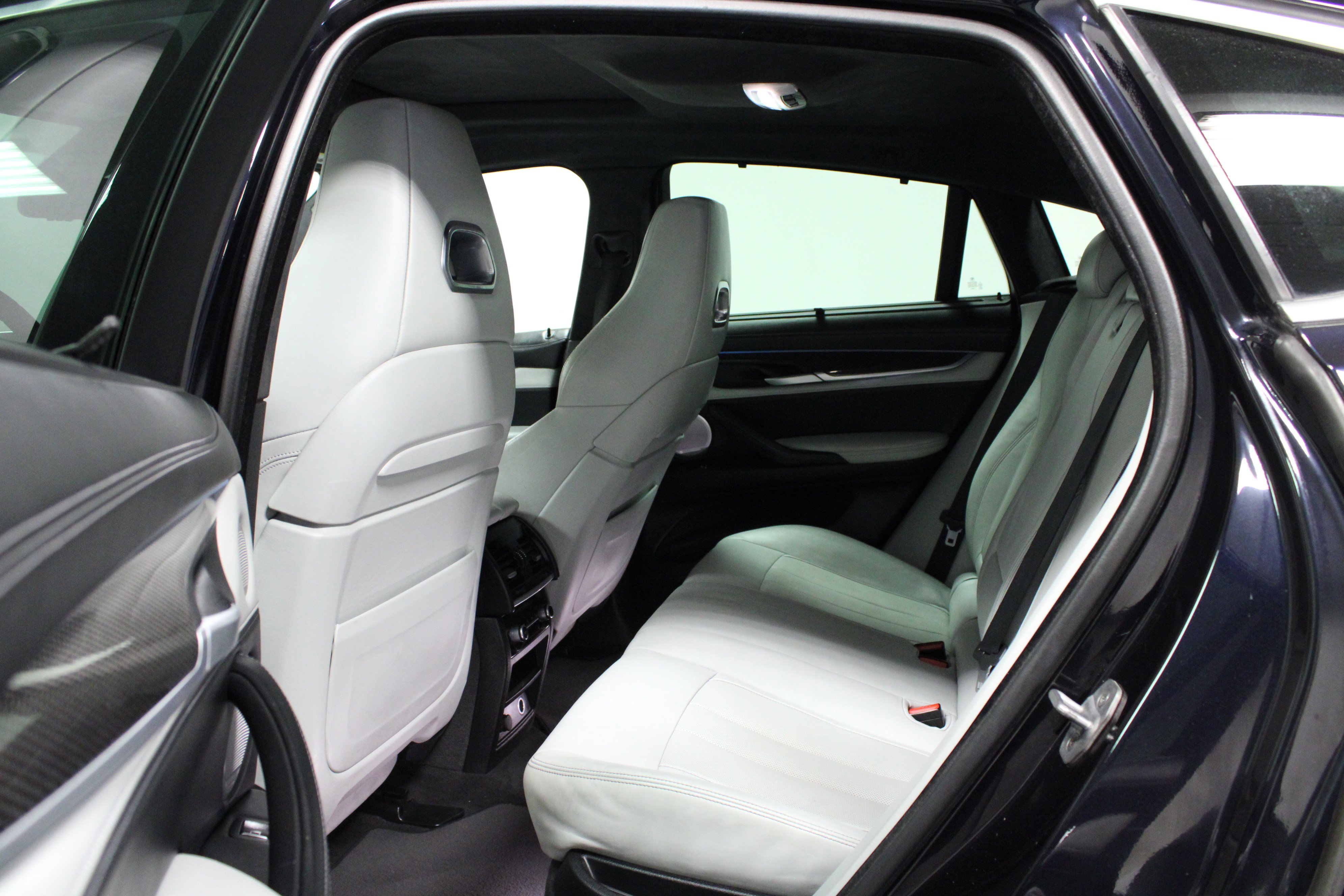 Used 2015 BMW X6 M image 13