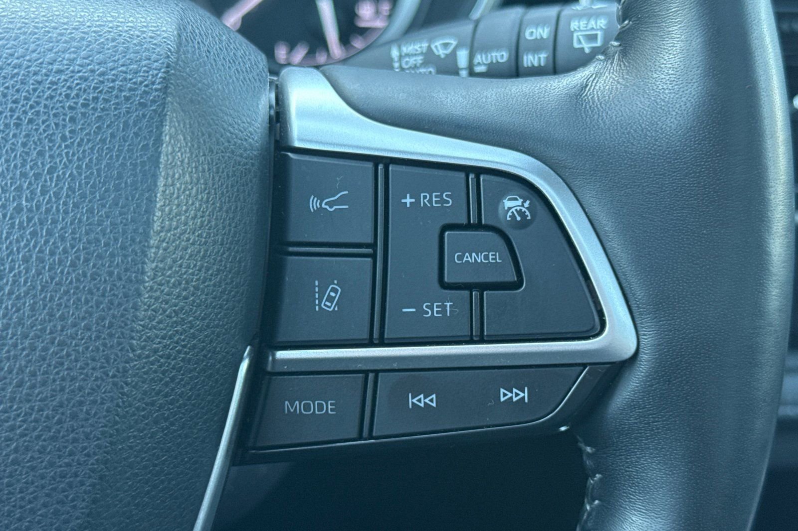 Certified 2022 Toyota Highlander Platinum image 29