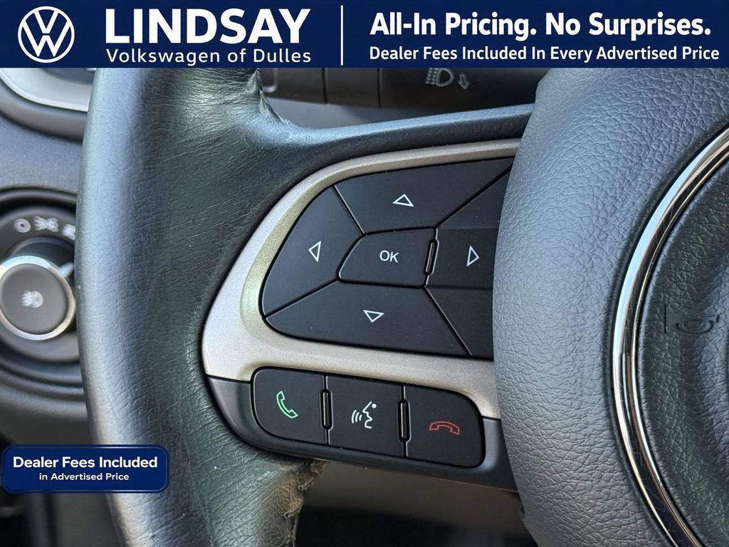 Used 2016 Jeep Renegade Latitude w/ Cold Weather Group FWD image 23