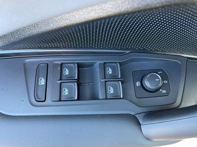 New 2026 Volkswagen Tiguan SE image 27