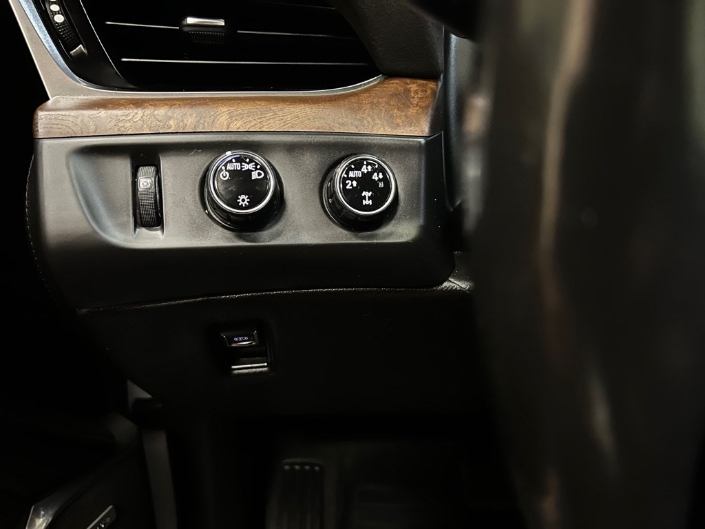 Used 2016 Cadillac Escalade Premium AWD/4WD image 34