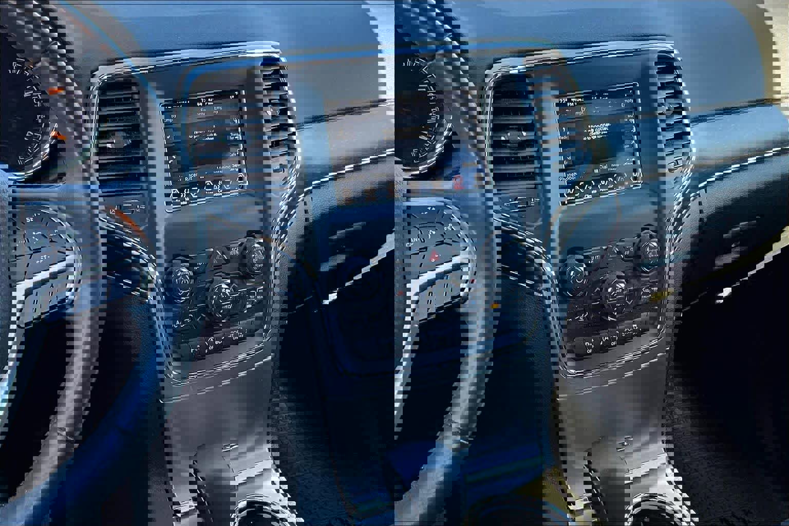 Used 2018 Jeep Grand Cherokee Limited image 6