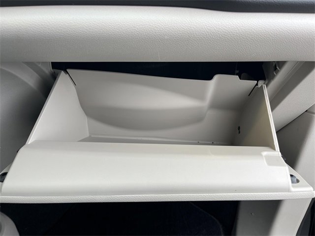 Used 2024 Chrysler Pacifica Touring-L image 39